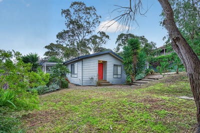 /international/au/4-charles-street-yankalilla-sa-151540744/