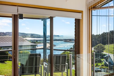 /international/au/8a-noorooma-crescent-narooma-nsw-150847732/