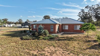 /international/au/16-moonul-street-eumungerie-nsw-152648496/