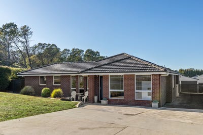 /international/au/65-mulgrave-street-perth-tas-148417316/