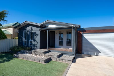 /international/au/14a-daly-street-wallaroo-sa-150567080/