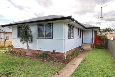 /international/au/36-logan-street-cowra-nsw-151455652/