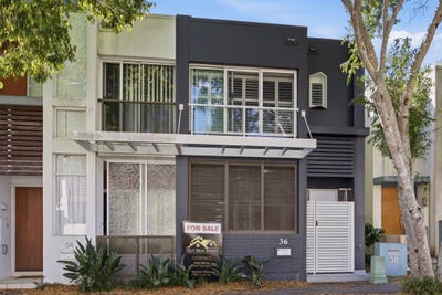 /international/au/36-moores-crescent-varsity-lakes-qld-150891144/