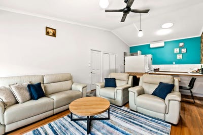 /international/au/24-222-226-torquay-terrace-torquay-qld-152554284/