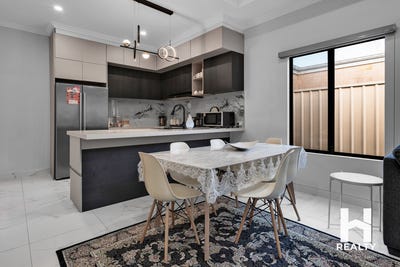 /international/au/11b-felpham-street-balga-wa-151098268/
