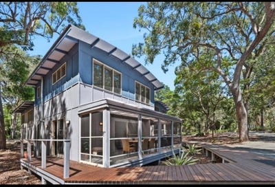 /international/au/eco-5402-large-eco-cabin-couran-cove-resort-south-stradbroke-qld-148369404/