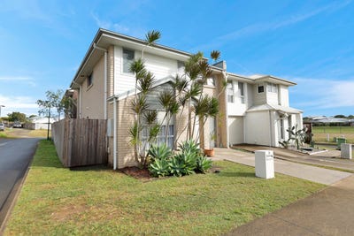 /international/au/19-northern-circuit-rural-view-qld-148468344/