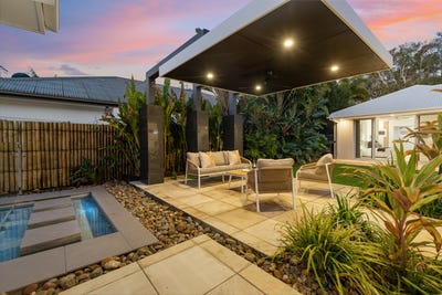 /international/au/8-kingtide-lane-coomera-waters-qld-148569684/?lang=en