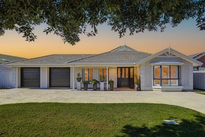 /international/au/8-davis-street-west-beach-sa-152407788/