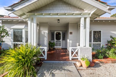 /international/au/22-lagnicourt-street-hampton-vic-152285152/