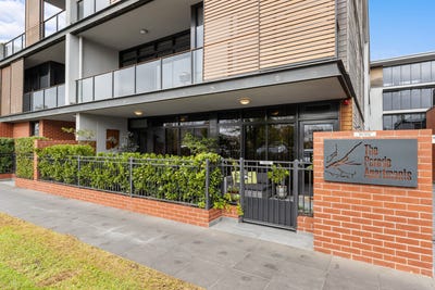 /international/au/1b-18-wendouree-parade-lake-wendouree-vic-151297376/