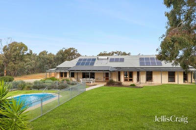 /international/au/24-ross-drive-castlemaine-vic-151442952/