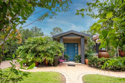 /international/au/37-apjohn-street-horseshoe-bay-qld-148506236/