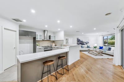 /international/au/14-mitta-avenue-waterways-vic-152148760/