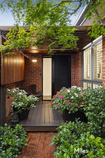 /international/au/202-hawdon-street-heidelberg-vic-151250596/