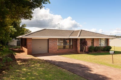 /international/au/9-knockator-crescent-centenary-heights-qld-151024588/