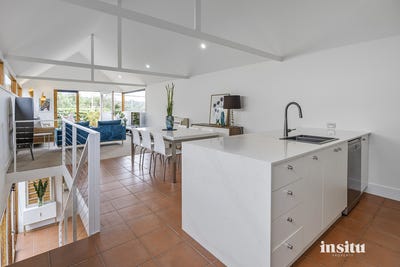 /international/au/24-commercial-road-north-hobart-tas-150789084/