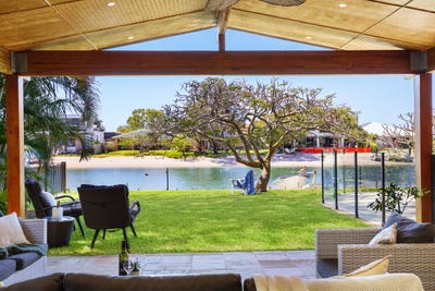 /international/au/28-mallawa-drive-palm-beach-qld-151024640/
