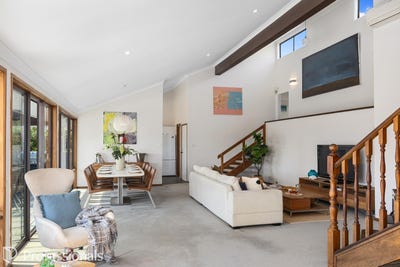 /international/au/24-boag-street-mollymook-nsw-152468140/