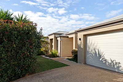 /international/au/6-lanagan-court-middle-ridge-qld-151538048/