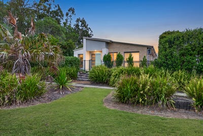 /international/au/32-crinum-circuit-coomera-qld-152576084/