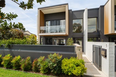 /international/au/1-98a-yathong-road-caringbah-nsw-152612004/
