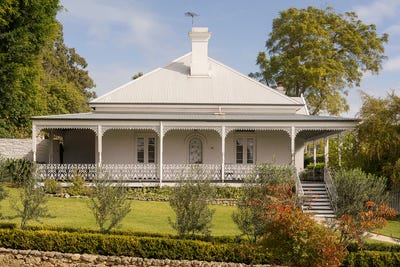 /international/au/7-corry-lynn-road-claremont-wa-151231812/