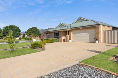 /international/au/7-angus-place-bungendore-nsw-148424448/?lang=en