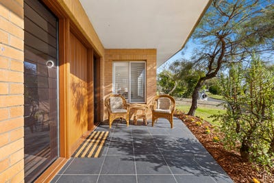 /international/au/54-laura-street-banora-point-nsw-148556160/
