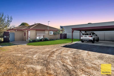 /international/au/3-225-227-station-road-melton-vic-148638828/