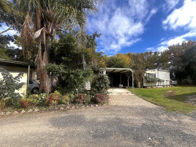/international/au/unit-28-193-quicks-road-tocumwal-nsw-151170648/