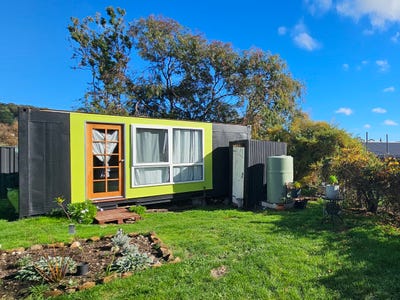 /international/au/26-julian-street-beaconsfield-tas-204521940/