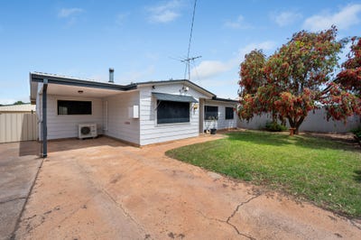 /international/au/70-north-terrace-boulder-wa-152559612/
