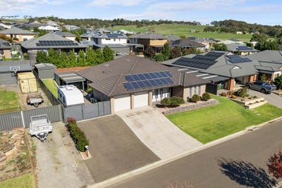 /international/au/10-macquarie-parade-meadows-sa-150986412/
