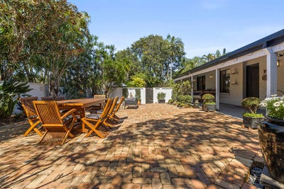 /international/au/22-scott-street-byron-bay-nsw-152518564/