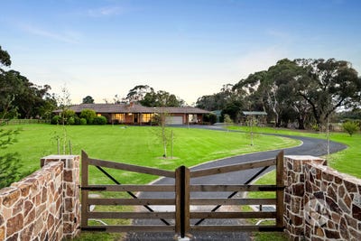 /international/au/253-253a-bungower-road-somerville-vic-151029216/
