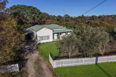 /international/au/1-3-williams-street-dunkeld-vic-151478116/