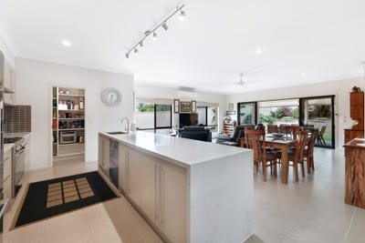 /international/au/53-harmsworth-road-pacific-pines-qld-148494288/