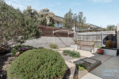 /international/au/12-maria-smith-lane-gungahlin-act-151176356/