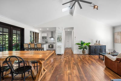 /international/au/5-coolview-street-manly-west-qld-148425396/