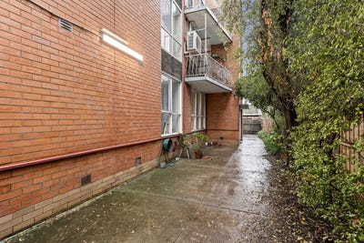 /international/au/3-69a-kingsville-street-kingsville-vic-148476608/
