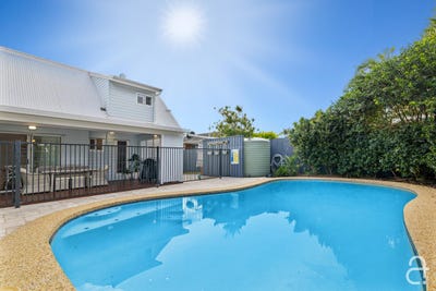 /international/au/16-koorin-drive-warana-qld-151969540/