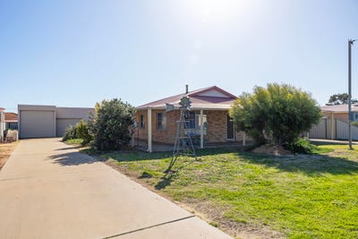 /international/au/91-nairn-street-leeman-wa-148565224/?lang=id