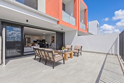 /international/au/37-34-john-francis-drive-carrara-qld-152447416/