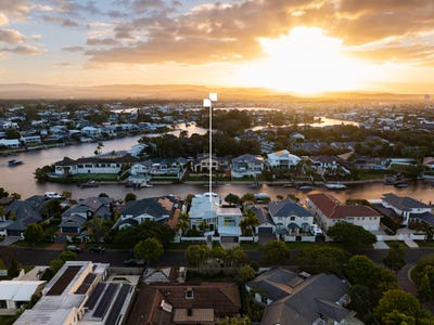 /international/au/13-saint-raphael-terrace-sorrento-qld-151341336/