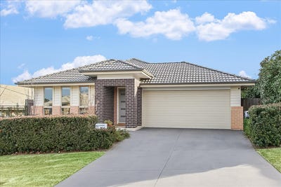 /international/au/87-greenfield-crescent-elderslie-nsw-148538980/