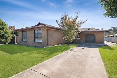 /international/au/5-mckenzie-street-broadford-vic-151245136/