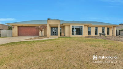 /international/au/13-cabernet-drive-moama-nsw-148412496/