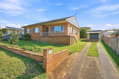 /international/au/13-widderson-street-port-macquarie-nsw-152470416/