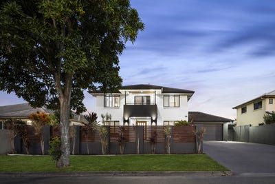 /international/au/18-balgowlah-street-wakerley-qld-150996464/